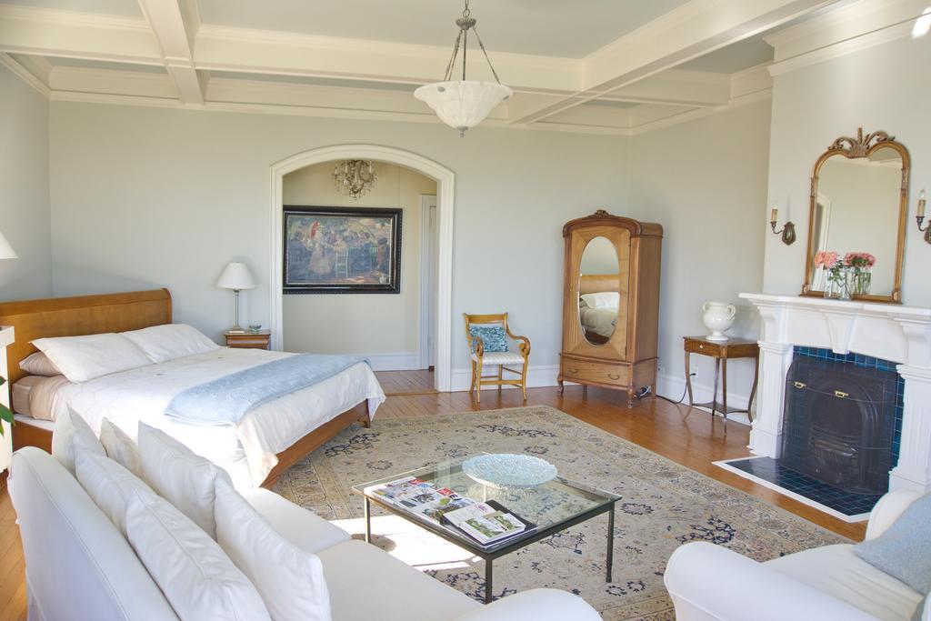 Fairholme Manor Inn วิกตอเรีย ภายนอก รูปภาพ