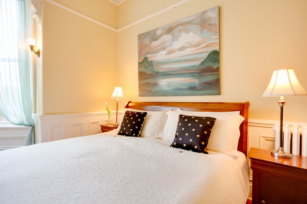 Fairholme Manor Inn วิกตอเรีย ภายนอก รูปภาพ