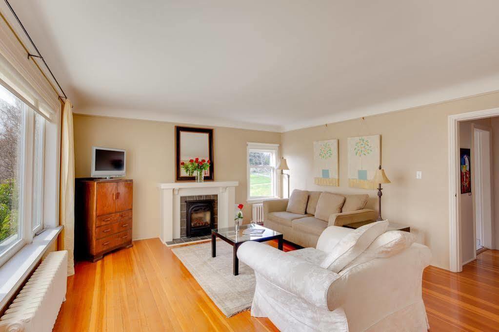 Fairholme Manor Inn วิกตอเรีย ภายนอก รูปภาพ
